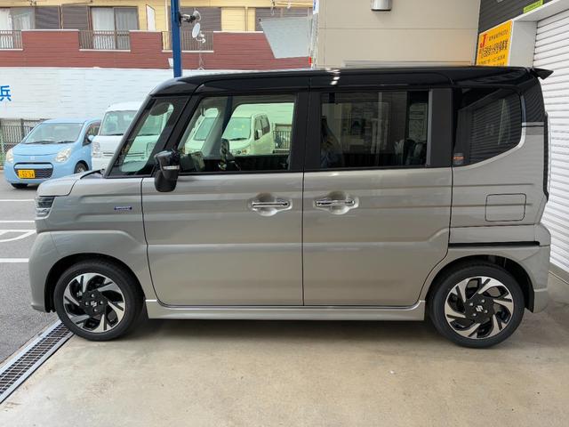 スペーシアカスタム ハイブリッドＸＳターボ　新車未登録車　全方位モニター付き９インチナビゲーション＆スズキセーフティサポート　スズキコネクト対応通信機装着車　２トーンルーフ　新車保証付き（7枚目）