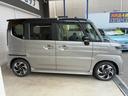 スペーシアカスタム ハイブリッドＸＳターボ　新車未登録車　全方位モニター付き９インチナビゲーション＆スズキセーフティサポート　スズキコネクト対応通信機装着車　２トーンルーフ　新車保証付き（6枚目）