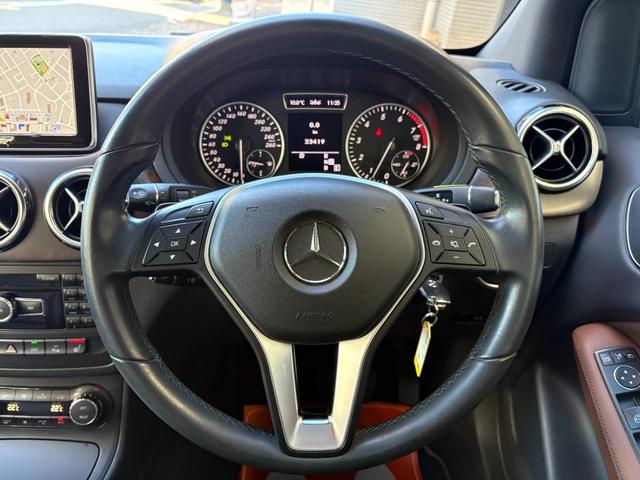 Bクラス B180 ブルーエフィシェンシー サウスシーブルー/ヘーゼルナッツブラウンレザー/純正ナビTV/Bカメラ/シートヒーター/キセノン/キーレス/スペアキー/走行33500km/スペアキー/純正アルミ/車両評価4.5点車(19枚目)