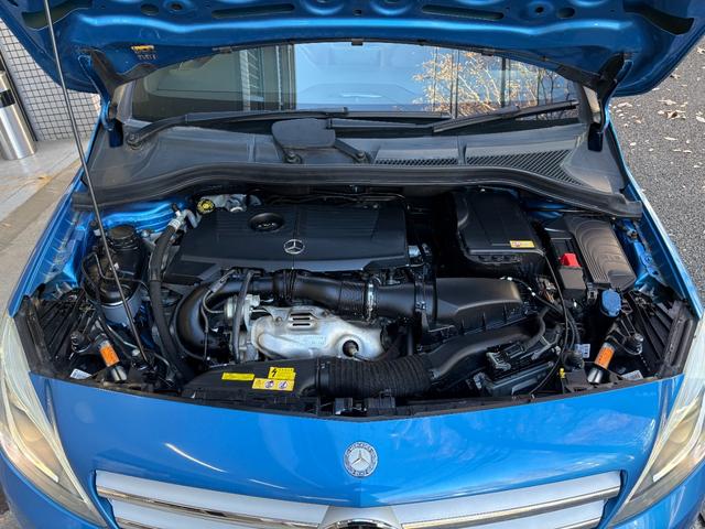 Bクラス B180 ブルーエフィシェンシー サウスシーブルー/ヘーゼルナッツブラウンレザー/純正ナビTV/Bカメラ/シートヒーター/キセノン/キーレス/スペアキー/走行33500km/スペアキー/純正アルミ/車両評価4.5点車(46枚目)