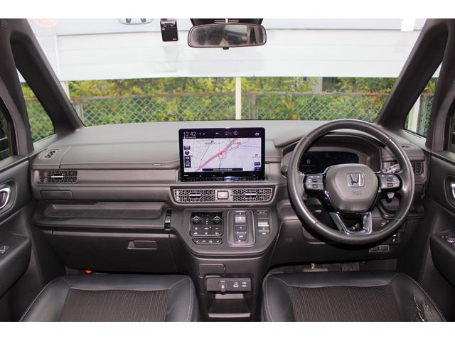 ステップワゴン ｅ：ＨＥＶスパーダ　Ｈｏｎｄａ純正大画面ナビ　ワンオーナー　禁煙　ＡｐｐｌｅＣａｒＰｌａｙ　リア席モニター　前後ドライブレコーダー　シートヒーター　１６インチアルミホイール　Ｂｌｕｅｔｏｏｔｈ接続　ＵＳＢ接続　１オーナー（22枚目）
