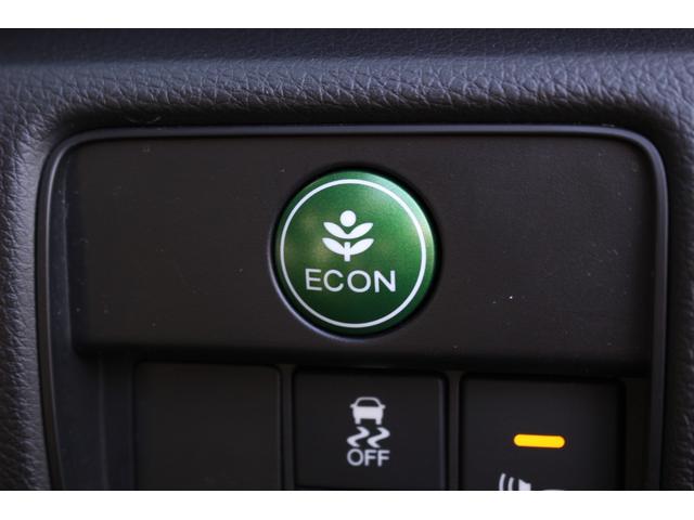 アコードハイブリッド ＥＸ　純正メーカーオプションＨＤＤナビゲーション　レザーパッケージ　電動サンルーフ　禁煙　ＥＴＣ２．０　６スピーカー　ＬＥＤヘッドライト　アクティブコーナーリングライト　１７インチスチールホイール　本革（12枚目）