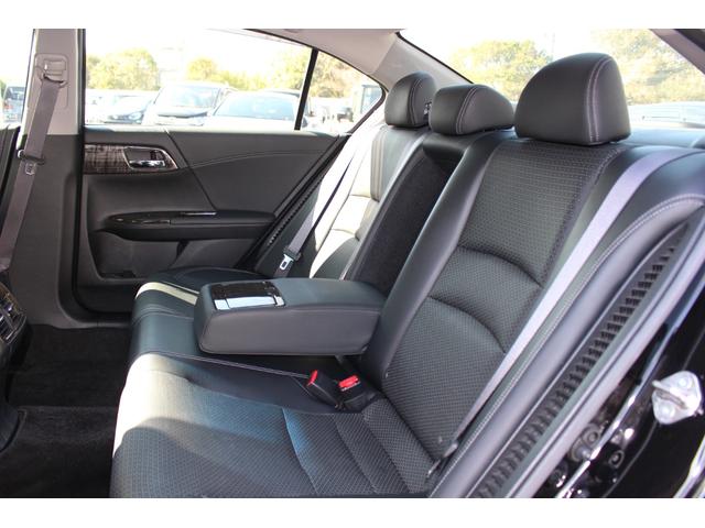 アコードハイブリッド ＥＸ　純正メーカーオプションＨＤＤナビゲーション　レザーパッケージ　電動サンルーフ　禁煙　ＥＴＣ２．０　６スピーカー　ＬＥＤヘッドライト　アクティブコーナーリングライト　１７インチスチールホイール　本革（19枚目）