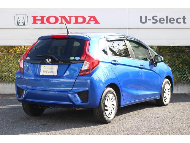 フィット １３Ｇ・Ｆパッケージファインエディション　純正ナビ　ワンオーナー　あんしんパッケージ　Ｂｌｕｅｔｏｏｔｈ　プラズマクラスター　サイドカーテンエアバッグ　オートリトラミラー　セキュリティアラーム　ＩＲカットガラス　アームレスト　インテリキー（6枚目）