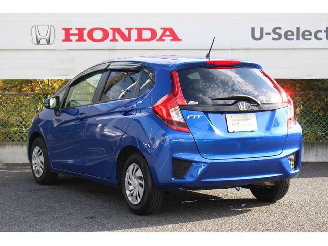 フィット １３Ｇ・Ｆパッケージファインエディション　純正ナビ　ワンオーナー　あんしんパッケージ　Ｂｌｕｅｔｏｏｔｈ　プラズマクラスター　サイドカーテンエアバッグ　オートリトラミラー　セキュリティアラーム　ＩＲカットガラス　アームレスト　インテリキー（7枚目）