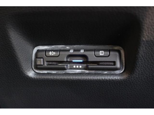 フィット ｅ：ＨＥＶホーム　純正ナビ　ワンオーナー　Ｂｌｕｅｔｏｏｔｈ　サイドカーテンエアバッグ　ＬＥＤヘッドライト　ＨｏｎｄａＳＥＮＳＩＮＧ　セキュリティアラーム　ＥＴＣ　前後誤発進抑制機能　クリソナ　助手席エアバッグ　ＡＣＣ（15枚目）