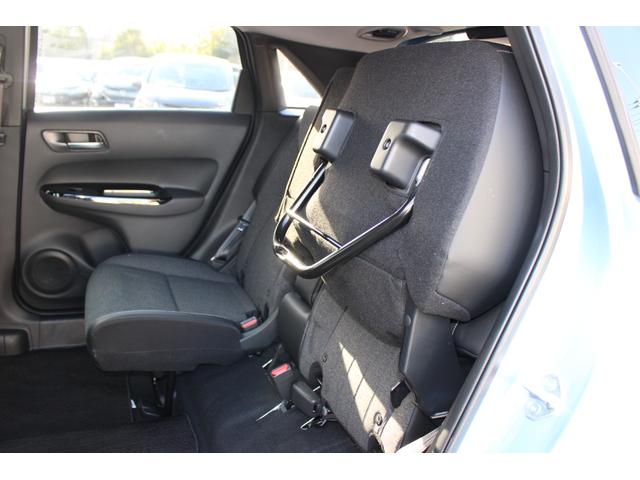 フィット ｅ：ＨＥＶホーム　純正ナビ　ワンオーナー　Ｂｌｕｅｔｏｏｔｈ　サイドカーテンエアバッグ　ＬＥＤヘッドライト　ＨｏｎｄａＳＥＮＳＩＮＧ　セキュリティアラーム　ＥＴＣ　前後誤発進抑制機能　クリソナ　助手席エアバッグ　ＡＣＣ（21枚目）