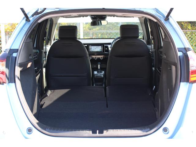 フィット ｅ：ＨＥＶホーム　純正ナビ　ワンオーナー　Ｂｌｕｅｔｏｏｔｈ　サイドカーテンエアバッグ　ＬＥＤヘッドライト　ＨｏｎｄａＳＥＮＳＩＮＧ　セキュリティアラーム　ＥＴＣ　前後誤発進抑制機能　クリソナ　助手席エアバッグ　ＡＣＣ（23枚目）