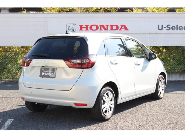 フィット ホーム　禁煙車　ワンオーナー　前後ドラレコ　ＥＴＣ車載器　ＬＥＤヘッドライト　フルオートエアコン　電子制御パーキングブレーキ　サイドカーテンエアバッグ　フルセグＴＶ　ＡＵＸ接続　オートマチックハイビーム　ＢＴ（6枚目）