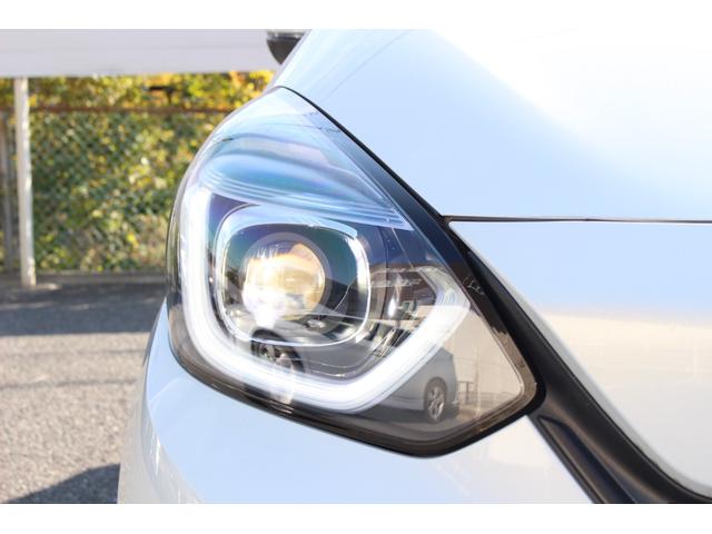 フィット ホーム　禁煙車　ワンオーナー　前後ドラレコ　ＥＴＣ車載器　ＬＥＤヘッドライト　フルオートエアコン　電子制御パーキングブレーキ　サイドカーテンエアバッグ　フルセグＴＶ　ＡＵＸ接続　オートマチックハイビーム　ＢＴ（8枚目）