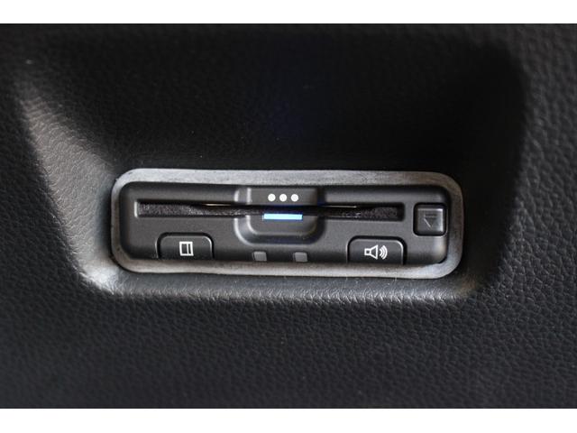 フィット ホーム　禁煙車　ワンオーナー　前後ドラレコ　ＥＴＣ車載器　ＬＥＤヘッドライト　フルオートエアコン　電子制御パーキングブレーキ　サイドカーテンエアバッグ　フルセグＴＶ　ＡＵＸ接続　オートマチックハイビーム　ＢＴ（17枚目）