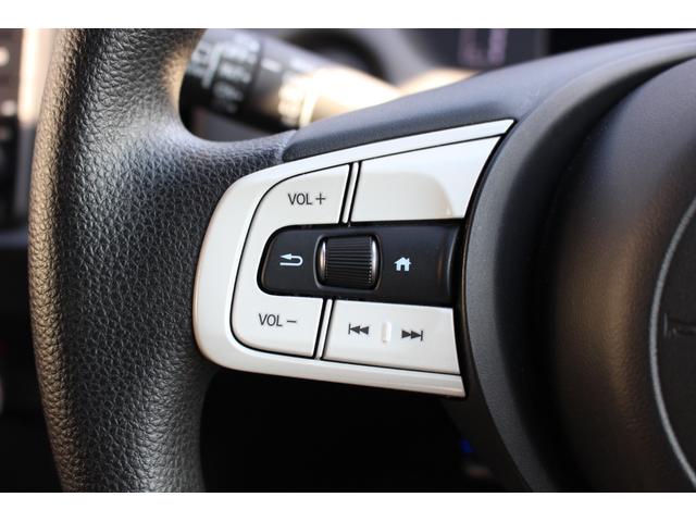 フィット ホーム　禁煙車　ワンオーナー　前後ドラレコ　ＥＴＣ車載器　ＬＥＤヘッドライト　フルオートエアコン　電子制御パーキングブレーキ　サイドカーテンエアバッグ　フルセグＴＶ　ＡＵＸ接続　オートマチックハイビーム　ＢＴ（18枚目）