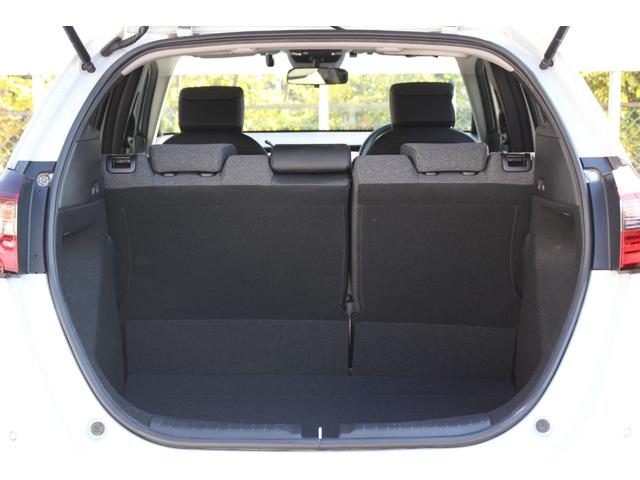 フィット ホーム　禁煙車　ワンオーナー　前後ドラレコ　ＥＴＣ車載器　ＬＥＤヘッドライト　フルオートエアコン　電子制御パーキングブレーキ　サイドカーテンエアバッグ　フルセグＴＶ　ＡＵＸ接続　オートマチックハイビーム　ＢＴ（24枚目）