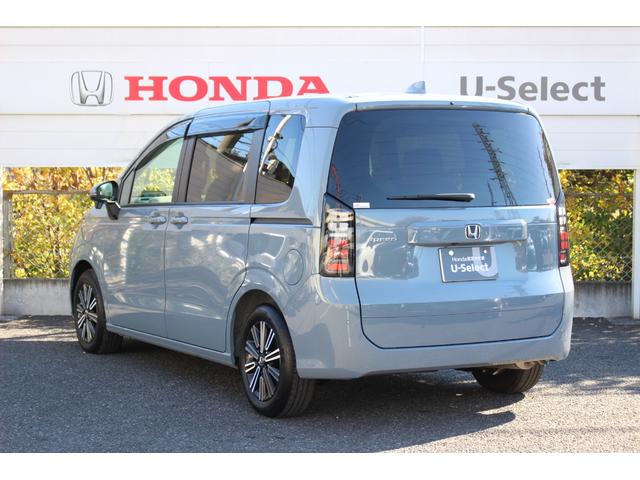 フリード エアー　走行距離３，１６７ｋｍ　ワンオーナー　禁煙車　純正８インチナビ　フルセグ　Ｂｌｕｅｔｏｏｔｈオーディオ　前後ドラレコ　純正１５インチアルミ　サイドエアバック　横滑り防止機能　サイドカーテンエアバック（7枚目）