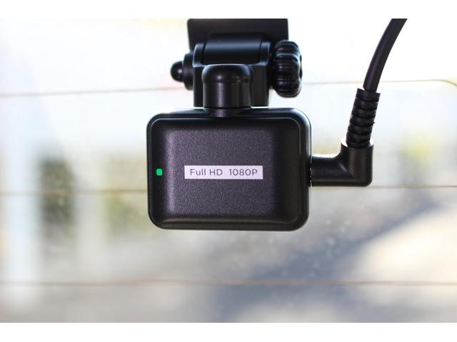 フリード エアー　走行距離３，１６７ｋｍ　ワンオーナー　禁煙車　純正８インチナビ　フルセグ　Ｂｌｕｅｔｏｏｔｈオーディオ　前後ドラレコ　純正１５インチアルミ　サイドエアバック　横滑り防止機能　サイドカーテンエアバック（10枚目）