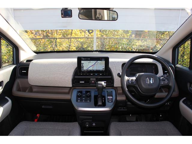 フリード エアー　走行距離３，１６７ｋｍ　ワンオーナー　禁煙車　純正８インチナビ　フルセグ　Ｂｌｕｅｔｏｏｔｈオーディオ　前後ドラレコ　純正１５インチアルミ　サイドエアバック　横滑り防止機能　サイドカーテンエアバック（20枚目）