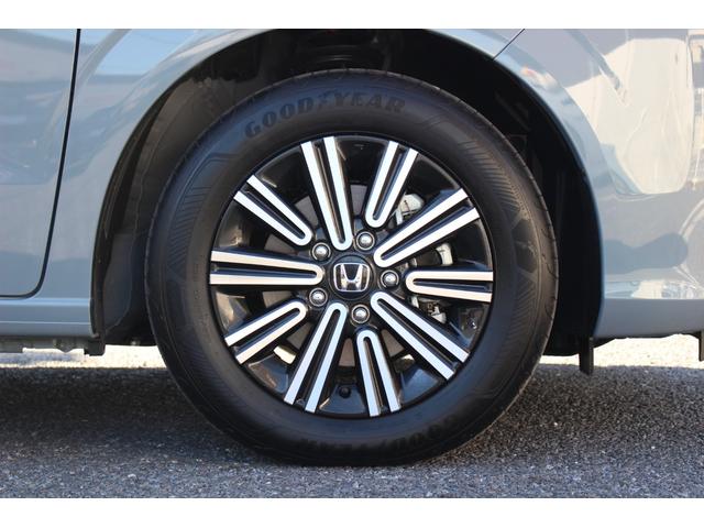 フリード エアー　走行距離３，１６７ｋｍ　ワンオーナー　禁煙車　純正８インチナビ　フルセグ　Ｂｌｕｅｔｏｏｔｈオーディオ　前後ドラレコ　純正１５インチアルミ　サイドエアバック　横滑り防止機能　サイドカーテンエアバック（26枚目）