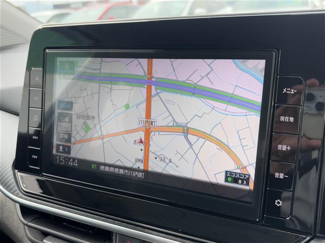 ノート Ｘ　純正９型ナビ（フルセグＴＶ・ＢＴ・ＦＭＡＭ・ＣＤ・ＵＳＢ接続・ＳＤ・ｉｐｏｄ接続）ＥＴＣ　前後コーナーセンサー　オートマチックハイビーム　ステアリングリモコン　衝突軽減ブレーキ　プロパイロット（2枚目）