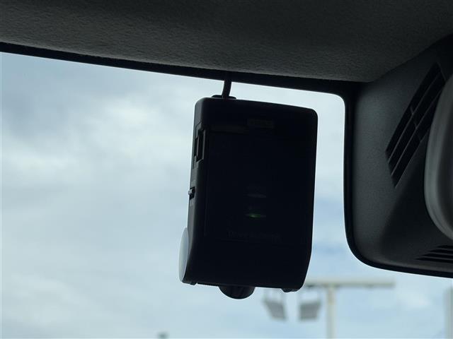 ジムニーシエラ JC 8型ナビ バックカメラ 純正フロアマット LEDヘッドライト クルーズコントロール ETC 前方ドライブレコーダー D/N席シートヒーター 電格ミラー ドアバイザー サイドミラーヒーター スペアキー(5枚目)