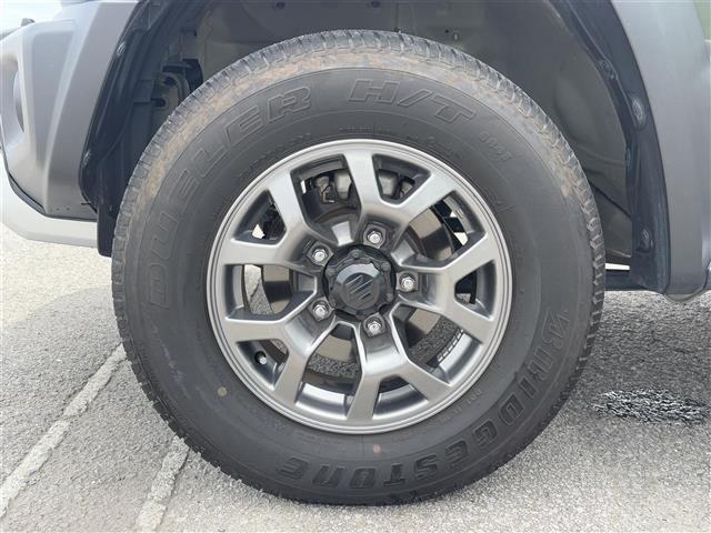 ジムニーシエラ JC 8型ナビ バックカメラ 純正フロアマット LEDヘッドライト クルーズコントロール ETC 前方ドライブレコーダー D/N席シートヒーター 電格ミラー ドアバイザー サイドミラーヒーター スペアキー(33枚目)