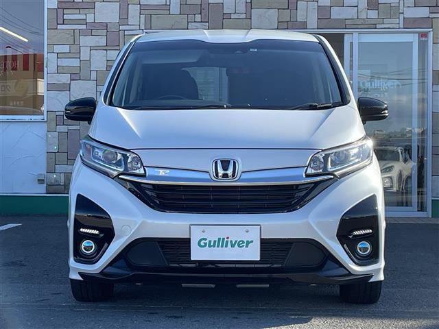 フリードハイブリッド ハイブリッド・モデューロＸ　ホンダセンシング　純正９インチナビ／バックカメラ／無限ドアプロテクター／両側パワースライドドア／追従式クルコン／ＬＥＤヘッドライト／ＬＥＤフォグライト／オートライト／ＥＴＣ／純正１５ＡＷ／ドアバイザー／電動格納ミラー（18枚目）