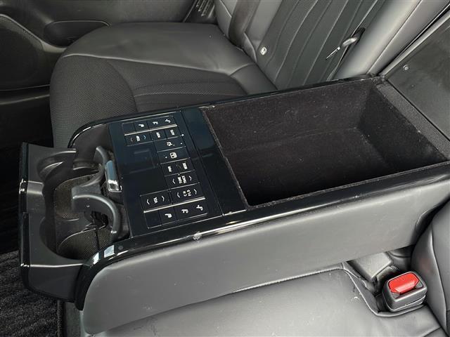 クラウンハイブリッド ＲＳアドバンス　ワンオーナー／サンルーフ／純正１２．３型ナビ／全周囲カメラ／全席パワーシート／全席シートヒーター／前席エアシート／ハンドルヒーター／ＬＥＤヘッドライト／純正ドラレコ／ＥＴＣ２．０／純正ＡＷ／スペアキー（40枚目）