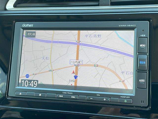 シャトル ハイブリッド　ホンダセンシング　禁煙車／純正ナビ／Ｂｌｕｅｔｏｏｔｈ／ＣＤ／ＳＤ／ＨＩＤヘッドライト／オートエアコン／社外フロアマット／ＥＴＣ／純正ホイールキャップ／パワステ／パワーウィンドウ／Ｗエアバッグ／横滑り防止／盗難防止（2枚目）
