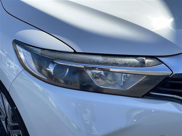シャトル ハイブリッド　ホンダセンシング　禁煙車／純正ナビ／Ｂｌｕｅｔｏｏｔｈ／ＣＤ／ＳＤ／ＨＩＤヘッドライト／オートエアコン／社外フロアマット／ＥＴＣ／純正ホイールキャップ／パワステ／パワーウィンドウ／Ｗエアバッグ／横滑り防止／盗難防止（33枚目）
