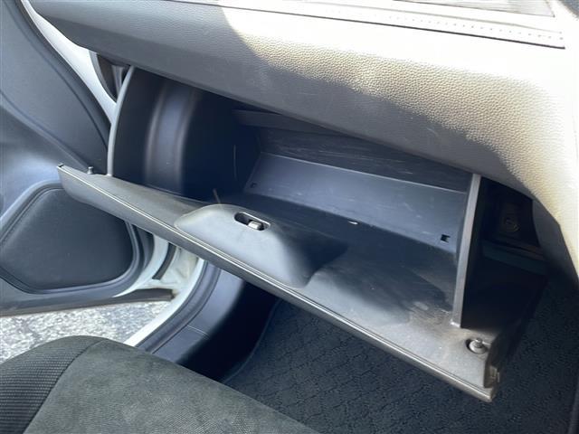 シャトル ハイブリッド　ホンダセンシング　禁煙車／純正ナビ／Ｂｌｕｅｔｏｏｔｈ／ＣＤ／ＳＤ／ＨＩＤヘッドライト／オートエアコン／社外フロアマット／ＥＴＣ／純正ホイールキャップ／パワステ／パワーウィンドウ／Ｗエアバッグ／横滑り防止／盗難防止（39枚目）