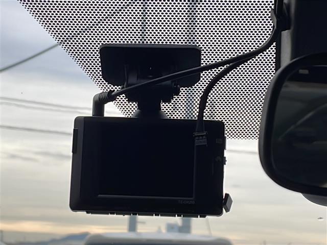 ノア S-Z 純正10.5インチナビ/フリップダウン/バックカメラ/両側パワスラ/レーダークルコン/半革シート/シートヒーター/エアシート/パワーバックドア/コーナーセンサー/LEDヘッドライト/スペアキー(7枚目)