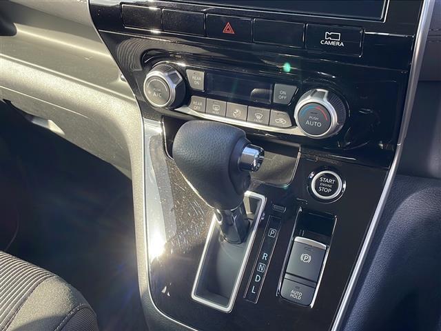 セレナ ハイウェイスターV 純正10型ナビ/プロパイロット/両側電動スライドドア/オートブレーキホールド/自動パーキングブレーキ/サンシェード/前後コーナーセンサー/LEDヘッドライト/アイドリングストップ/プッシュスタート(8枚目)