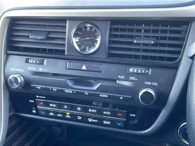 RX RX450hL 純正ナビ/全周囲カメラ/黒革シート/レーダークルコン/シートヒーター/エアシート/パワーシートメモリー機能付き/ハンドルヒーター/パワーバックドア/BSM/LKA/クリアランスソナー/三眼LED(11枚目)