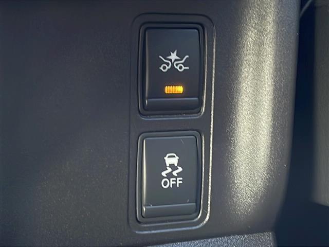 セレナ ハイウェイスター　Ｖセレクション　純正９型ナビ／１１型フリップダウンモニター／全方位カメラ／プロパイロット／追従式クルーズコントロール／デジタルインナーミラー／駐車支援／両側電動スライドドア／ＬＥＤヘッドライト／オートライト（9枚目）