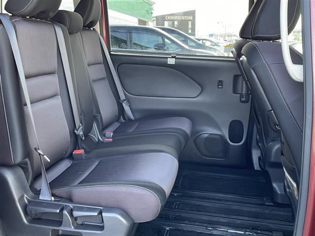 セレナ ハイウェイスター　Ｖセレクション　純正９型ナビ／１１型フリップダウンモニター／全方位カメラ／プロパイロット／追従式クルーズコントロール／デジタルインナーミラー／駐車支援／両側電動スライドドア／ＬＥＤヘッドライト／オートライト（13枚目）