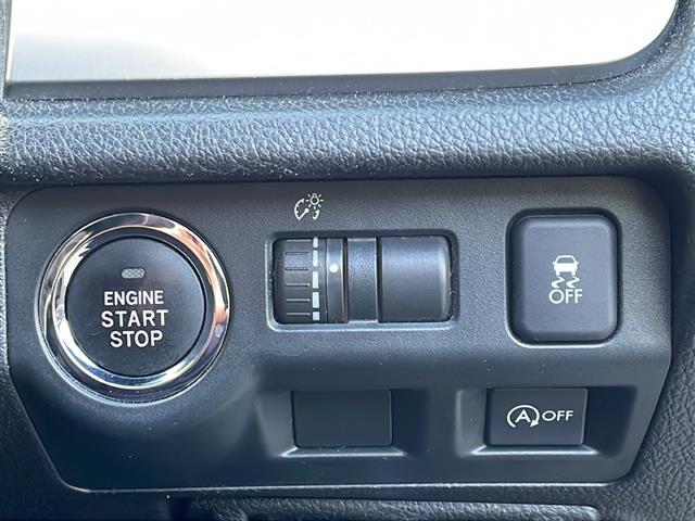 ＸＶ ２．０ｉ－Ｌ　アイサイト　社外ナビ／追従式クルーズコントロール／純正１７インチアルミホイール／前後コーナーセンサー／パドルシフト／ドアバイザー／フォグライト／純正フロアマット／電動リアゲート／スペアキー／ＥＴＣ／取扱説明書（4枚目）