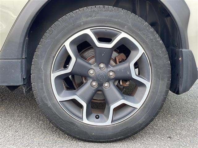 ＸＶ ２．０ｉ－Ｌ　アイサイト　社外ナビ／追従式クルーズコントロール／純正１７インチアルミホイール／前後コーナーセンサー／パドルシフト／ドアバイザー／フォグライト／純正フロアマット／電動リアゲート／スペアキー／ＥＴＣ／取扱説明書（11枚目）