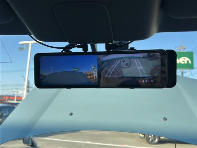 エクストレイル Ｓｔｔ　ホワイトレタータイヤ　純正ナビ　バックカメラ　ルーフキャリア　デジタルインナーミラー　ＥＴＣ２．０　純正フロアマット　社外ドラレコ　フェンダーミラー　ドアバイザー　電動格納ミラー　ハーフレザーシート（4枚目）