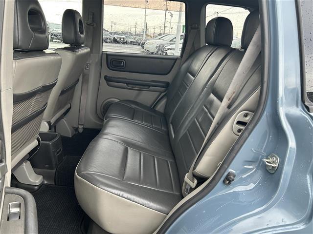 エクストレイル Ｓｔｔ　ホワイトレタータイヤ　純正ナビ　バックカメラ　ルーフキャリア　デジタルインナーミラー　ＥＴＣ２．０　純正フロアマット　社外ドラレコ　フェンダーミラー　ドアバイザー　電動格納ミラー　ハーフレザーシート（9枚目）