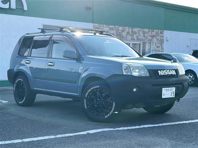 エクストレイル Ｓｔｔ　ホワイトレタータイヤ　純正ナビ　バックカメラ　ルーフキャリア　デジタルインナーミラー　ＥＴＣ２．０　純正フロアマット　社外ドラレコ　フェンダーミラー　ドアバイザー　電動格納ミラー　ハーフレザーシート（10枚目）