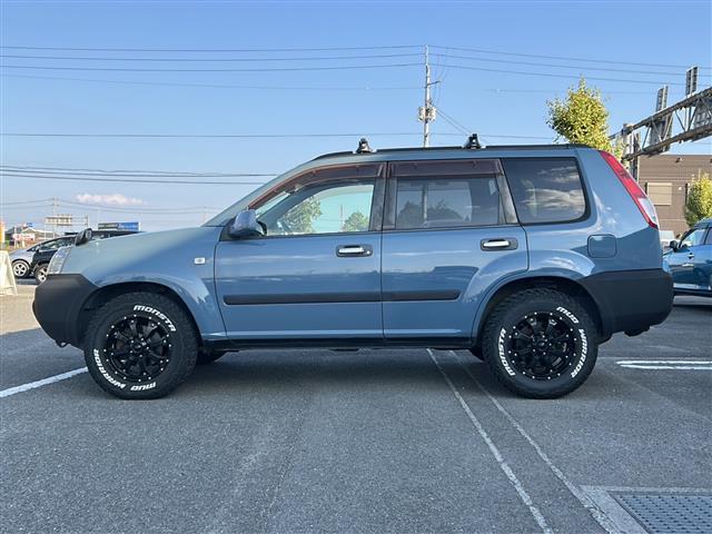 エクストレイル Ｓｔｔ　ホワイトレタータイヤ　純正ナビ　バックカメラ　ルーフキャリア　デジタルインナーミラー　ＥＴＣ２．０　純正フロアマット　社外ドラレコ　フェンダーミラー　ドアバイザー　電動格納ミラー　ハーフレザーシート（14枚目）