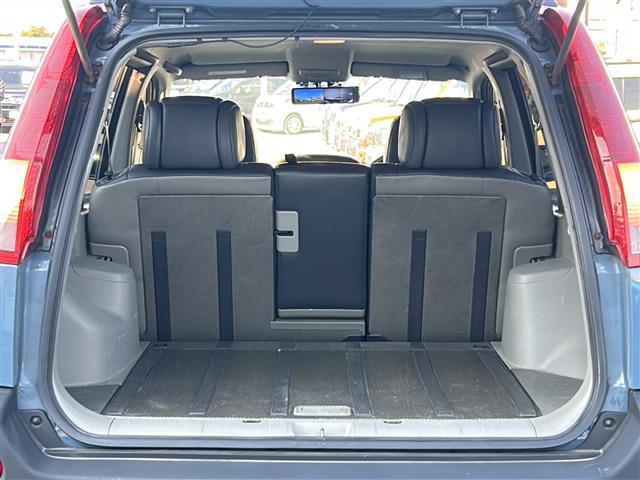 エクストレイル Ｓｔｔ　ホワイトレタータイヤ　純正ナビ　バックカメラ　ルーフキャリア　デジタルインナーミラー　ＥＴＣ２．０　純正フロアマット　社外ドラレコ　フェンダーミラー　ドアバイザー　電動格納ミラー　ハーフレザーシート（19枚目）