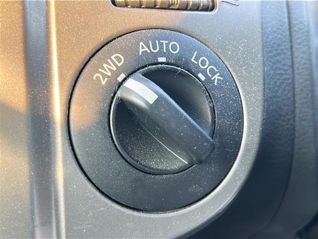 エクストレイル Ｓｔｔ　ホワイトレタータイヤ　純正ナビ　バックカメラ　ルーフキャリア　デジタルインナーミラー　ＥＴＣ２．０　純正フロアマット　社外ドラレコ　フェンダーミラー　ドアバイザー　電動格納ミラー　ハーフレザーシート（29枚目）