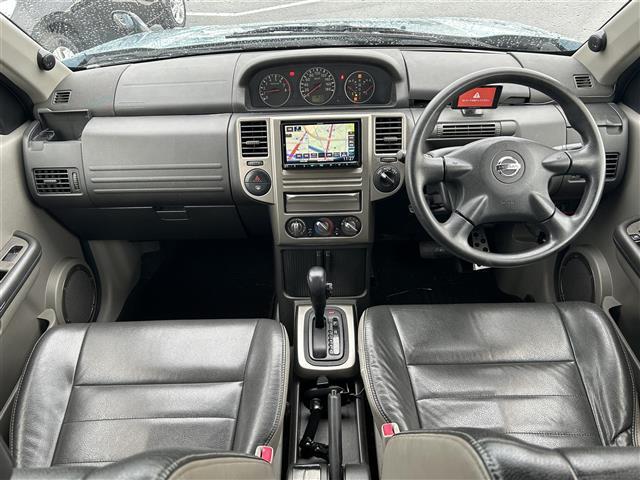 エクストレイル Ｓｔｔ　ホワイトレタータイヤ　純正ナビ　バックカメラ　ルーフキャリア　デジタルインナーミラー　ＥＴＣ２．０　純正フロアマット　社外ドラレコ　フェンダーミラー　ドアバイザー　電動格納ミラー　ハーフレザーシート（42枚目）