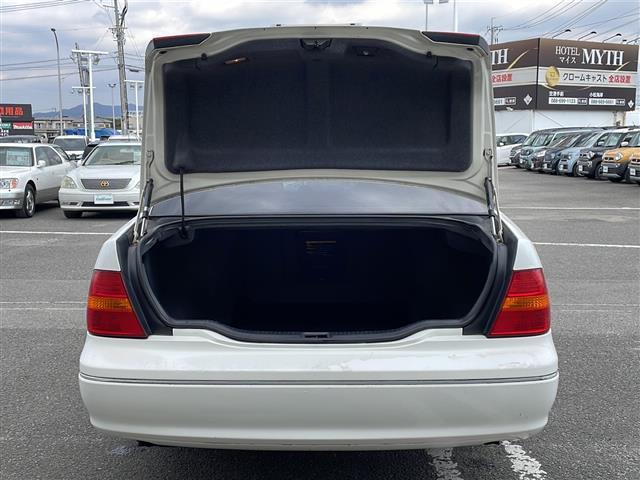 セルシオ Ｃ仕様　サンルーフ／純正フロアマット／ハーフレザーシート／前席シートヒーター／前席エアーシート／前席パワーシート／純正１６インチアルミホイール／シートメモリ／純正ドアバイザー／ラジオ／クルーズコントロール（15枚目）