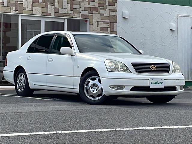 セルシオ Ｃ仕様　サンルーフ／純正フロアマット／ハーフレザーシート／前席シートヒーター／前席エアーシート／前席パワーシート／純正１６インチアルミホイール／シートメモリ／純正ドアバイザー／ラジオ／クルーズコントロール（16枚目）