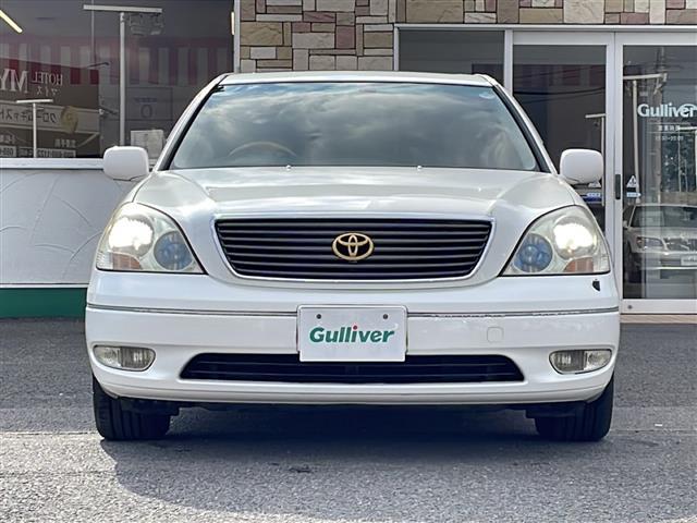 セルシオ Ｃ仕様　サンルーフ／純正フロアマット／ハーフレザーシート／前席シートヒーター／前席エアーシート／前席パワーシート／純正１６インチアルミホイール／シートメモリ／純正ドアバイザー／ラジオ／クルーズコントロール（17枚目）