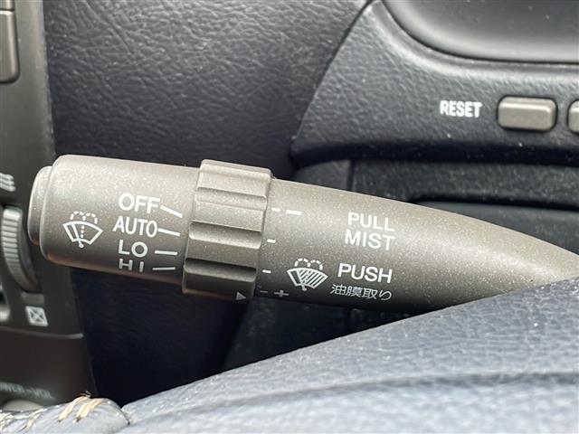 セルシオ Ｃ仕様　サンルーフ／純正フロアマット／ハーフレザーシート／前席シートヒーター／前席エアーシート／前席パワーシート／純正１６インチアルミホイール／シートメモリ／純正ドアバイザー／ラジオ／クルーズコントロール（26枚目）