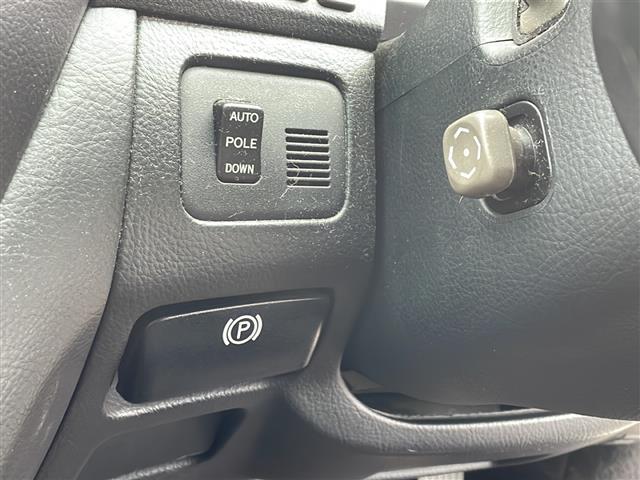 セルシオ Ｃ仕様　サンルーフ／純正フロアマット／ハーフレザーシート／前席シートヒーター／前席エアーシート／前席パワーシート／純正１６インチアルミホイール／シートメモリ／純正ドアバイザー／ラジオ／クルーズコントロール（40枚目）