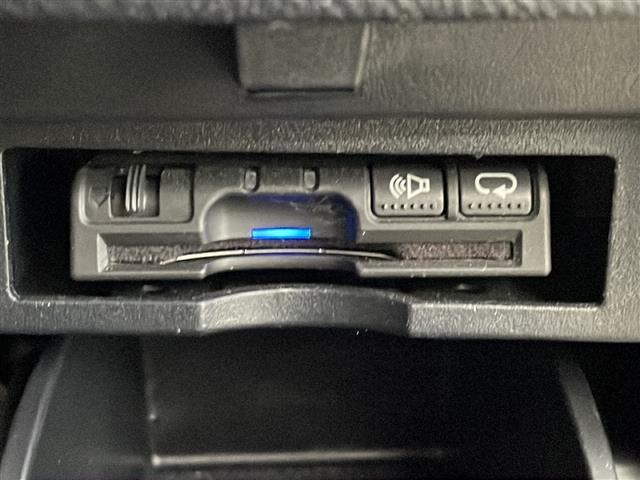 ヴェルファイア ２．５Ｚ　Ｇエディション　１１型ナビ／１０．１型フリップダウンモニター／追従式クルーズコントロール／ステアリングヒーター／前席シートヒーター／前席パワーシート／前席エアーシート／前後コーナーセンサー／両側電動スライドドア（8枚目）