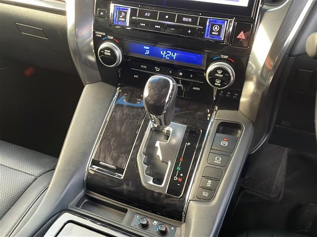 ヴェルファイア ２．５Ｚ　Ｇエディション　１１型ナビ／１０．１型フリップダウンモニター／追従式クルーズコントロール／ステアリングヒーター／前席シートヒーター／前席パワーシート／前席エアーシート／前後コーナーセンサー／両側電動スライドドア（10枚目）